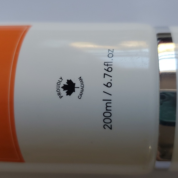 Scentuals Brightening Body Scrub With Vitamin C & Hyaluronic Acid - Picture 7 of 9